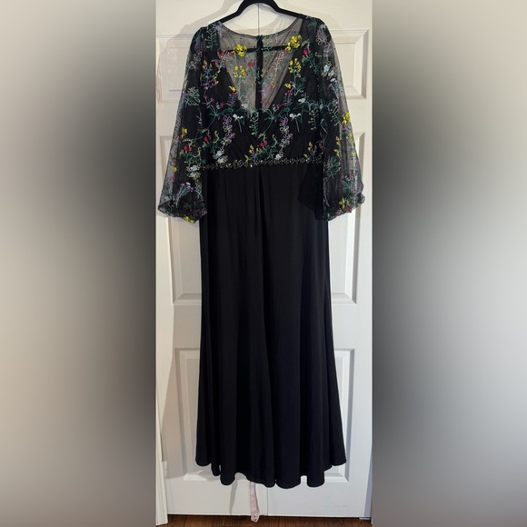 Bishop Sleeve V-neckline Wrap Over Torso Column Dress by Mac Duggal NWT - Picture 8 of 8